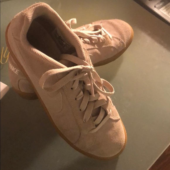 Shoes - Picture 1 of 6